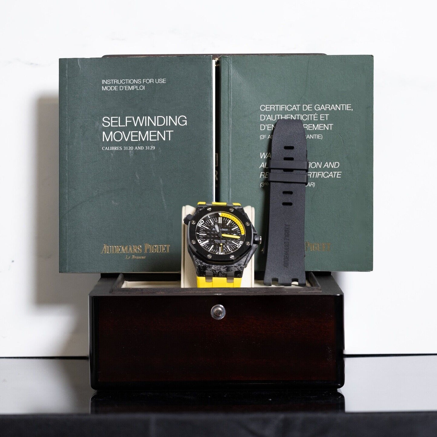 Audemars Piguet Royal Oak Black Men's Watch - 15706AU.OO.A002CA.01