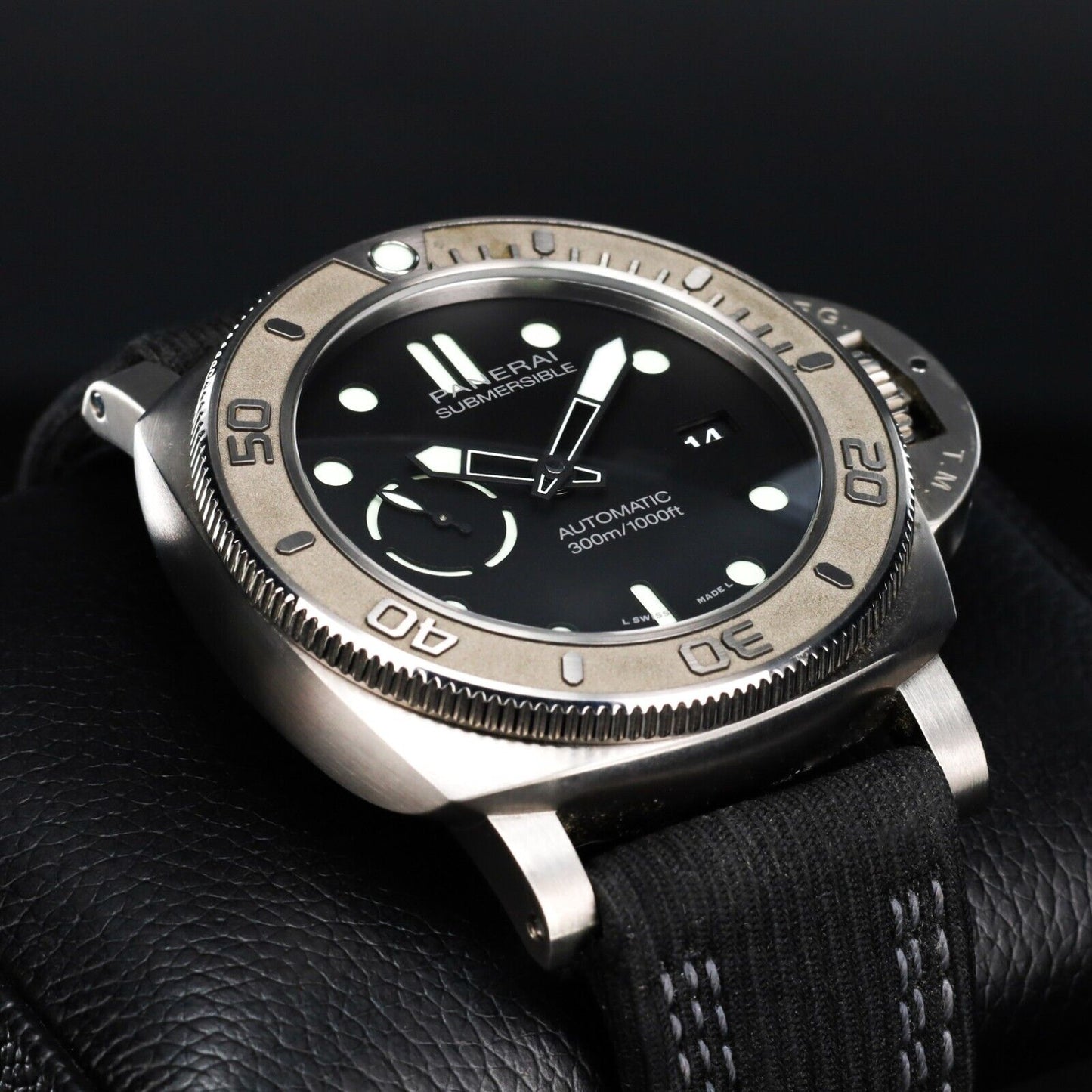 Panerai Submersible Titanium Black Unisex Watch Black Dial - PAM00984