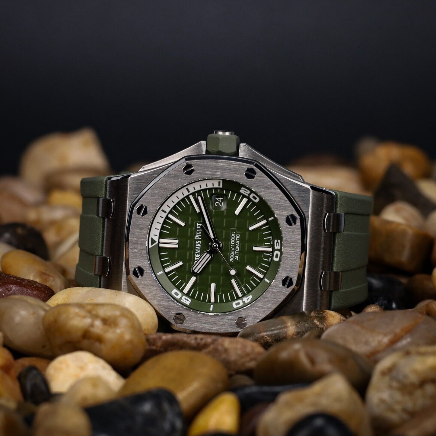 Audemars Piguet Royal Oak Green Men's Watch - 15710ST.OO.A052CA.01