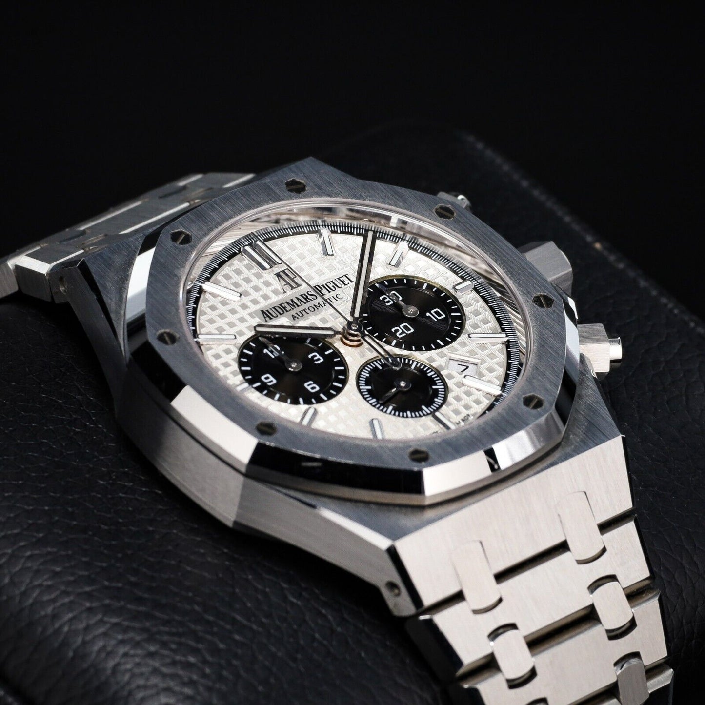 Audemars Piguet Royal Oak 41mm  Silver Men's Watch - 26331ST.OO.1220ST.03