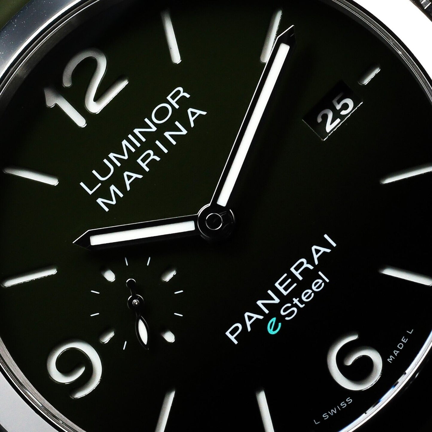 Panerai Luminor Marina 44mm Men's Green Watch Green Black Dial - PAM01356