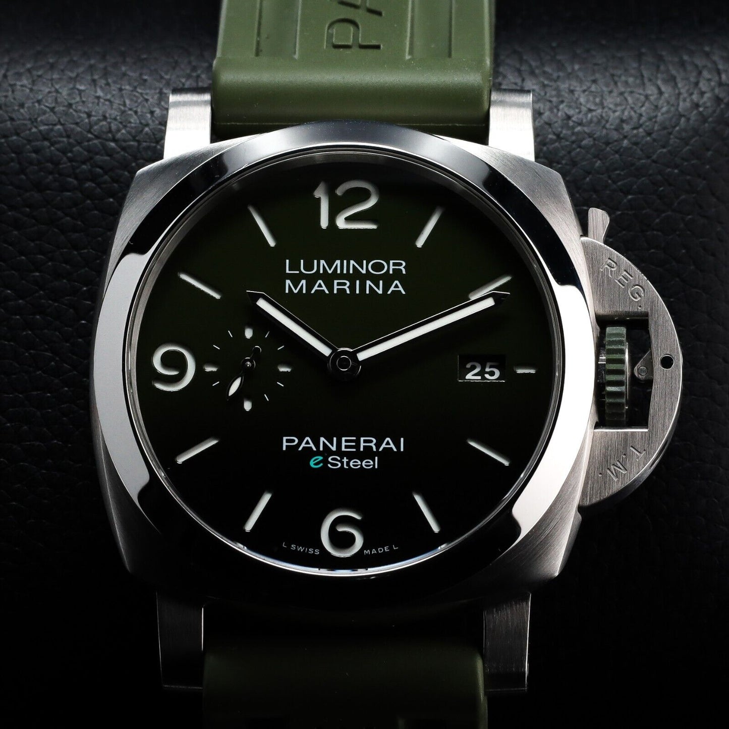 Panerai Luminor Marina 44mm Men's Green Watch Green Black Dial - PAM01356