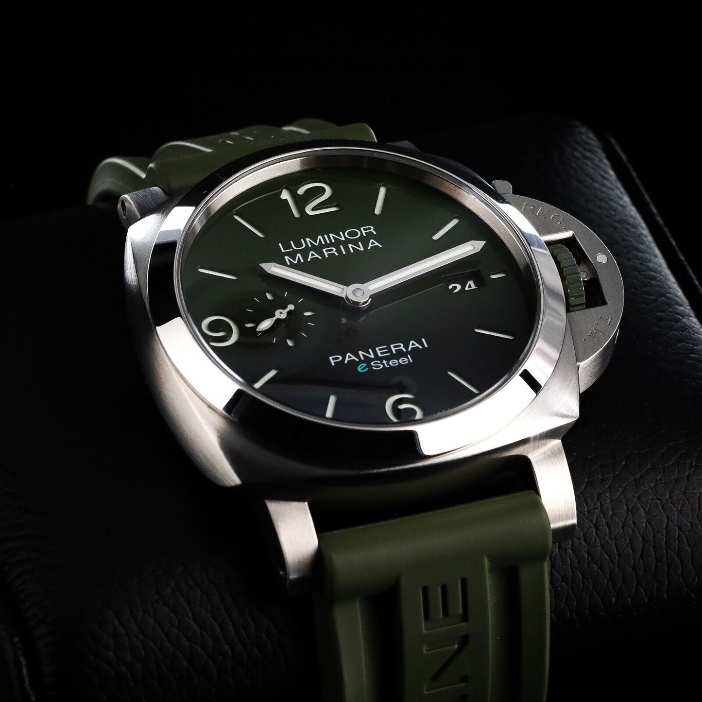 Panerai Luminor Marina 44mm Men's Green Watch Green Black Dial - PAM01356