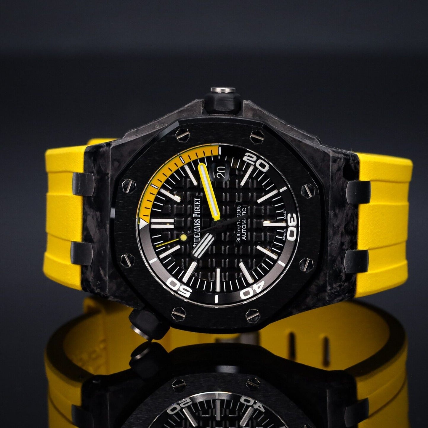 AUDEMARS PIGUET  Royal Oak Offshore Black Carbon-15706AU.OO.A002CA.01